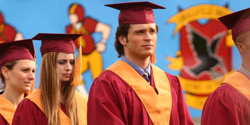Tom Welling as Clark Kent wearing a cap and gown in Smallville episode Commencement.