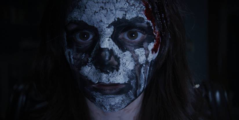 Reaper gecesi kafatası makyajında ​​Deena (Jessica Clement).