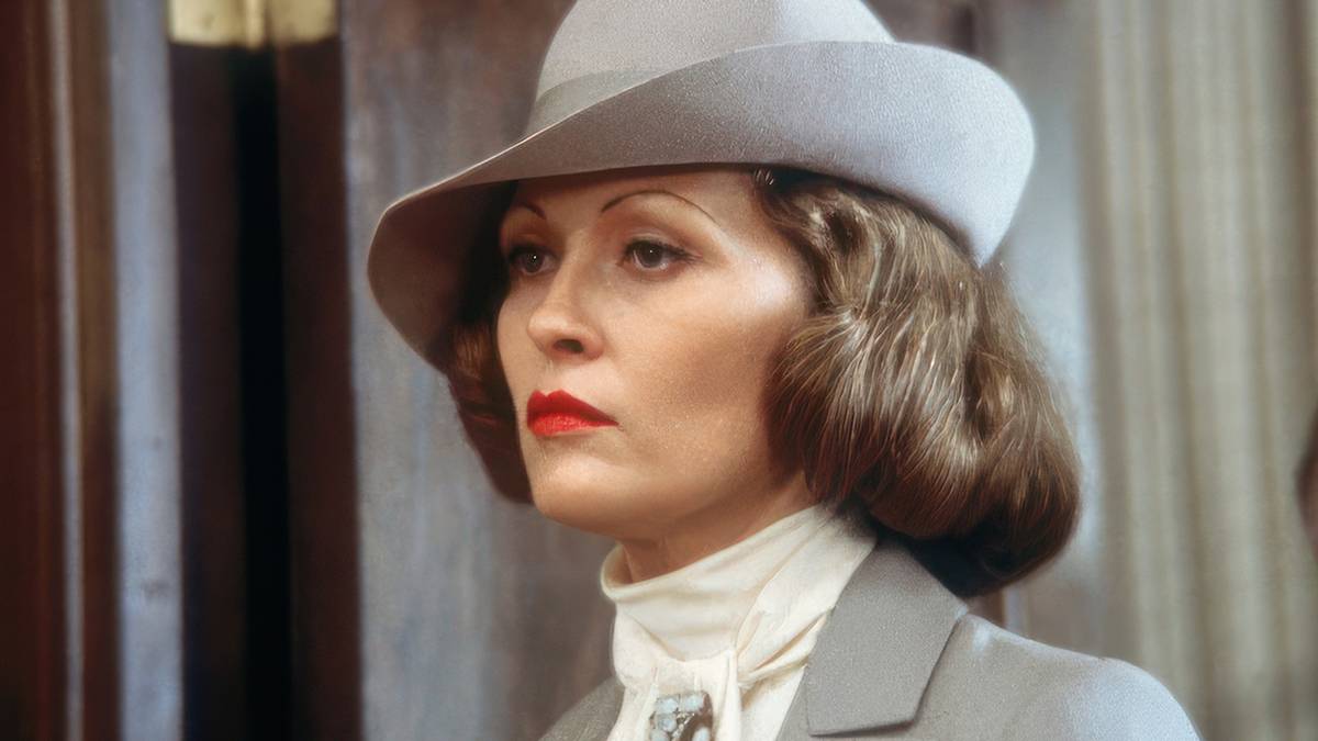 Faye-Dunaway as Evelyn Cross-Mulwray in Chinatown