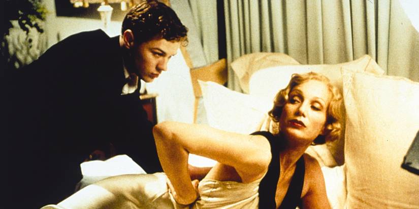Ryan Phillippe in bed with Kristin Scott Thomas in Gosford Park