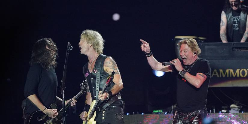 30 Years Ago, Guns N’ Roses Accidentally Created the Song That Became ...