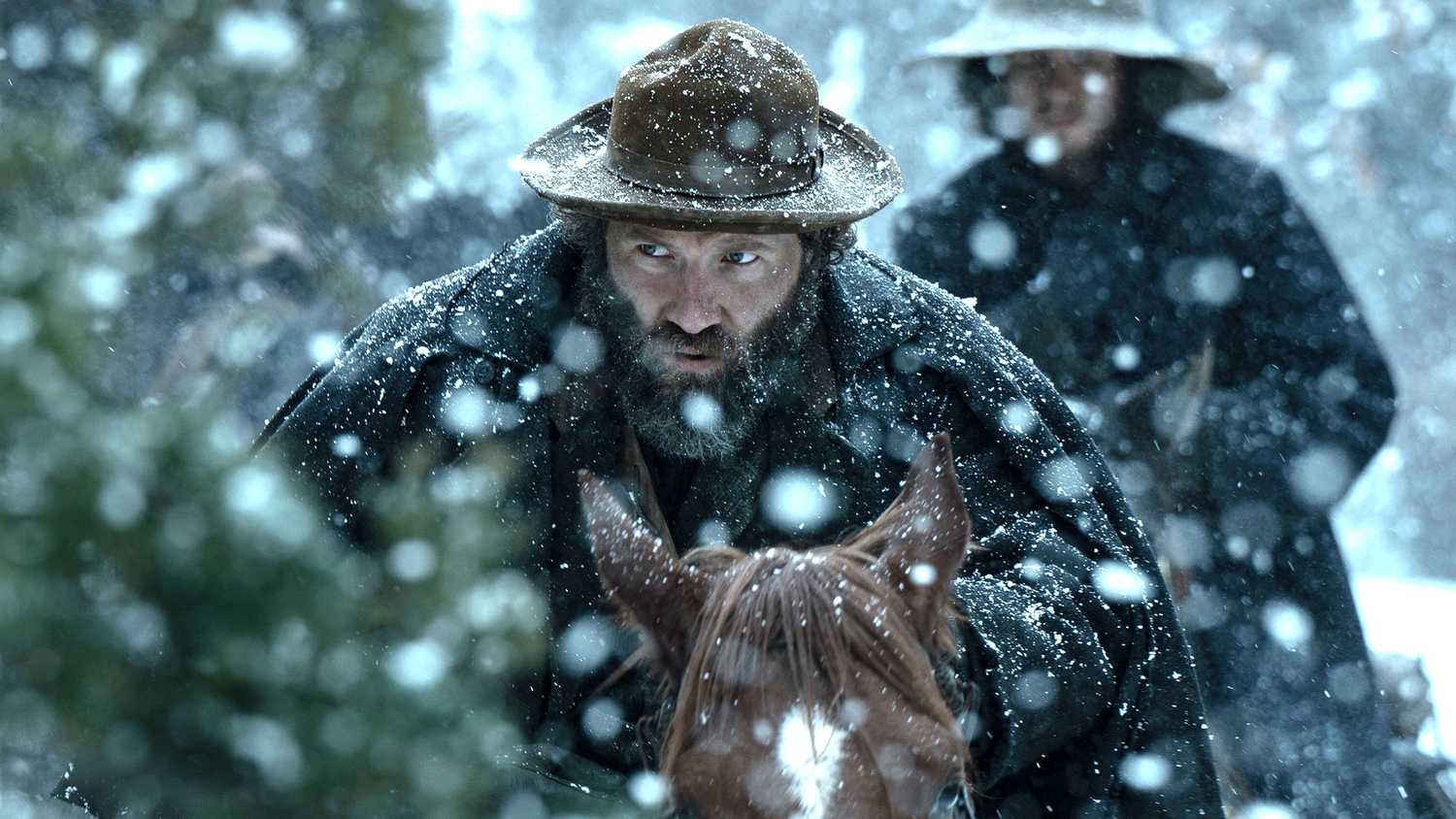 jai-courtney-american-primeval (2)