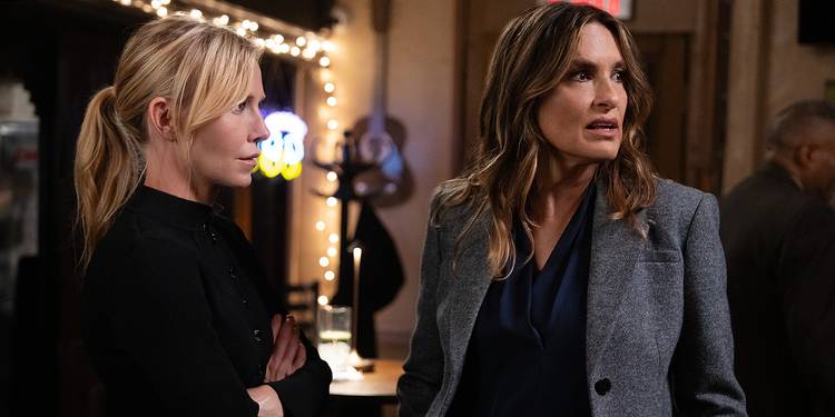 Mariska Hargitay as Capt. Olivia Benson and Kelli Giddish as Sgt. Amanda Rollins in LAW & ORDER: SPECIAL VICTIMS UNIT Season 27, Episode 1 -- "In The Wind"
