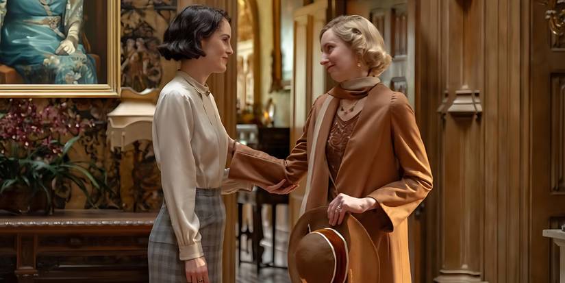 Mary (Michelle Dockery) and Edith (Laura Carmichael) in Downton Abbey: The Grand Finale