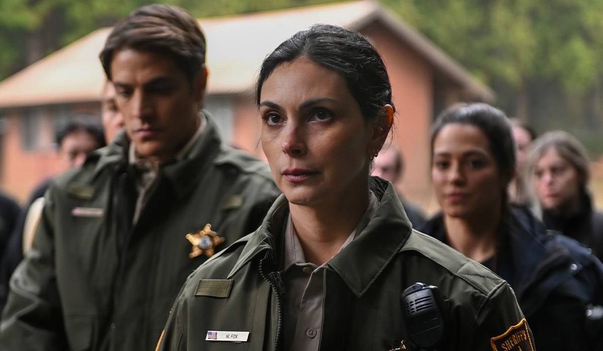 New 'Sheriff Country' Trailer Sees Morena Baccarin Taking Care of Business  in 'Fire Country' Spin-Off