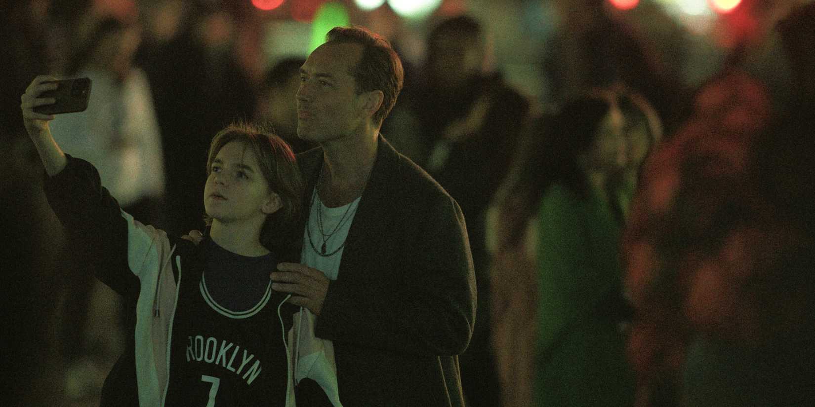 BLACK RABBIT, from left: Michael Cash, Jude Law, (Season 1, ep. 101)