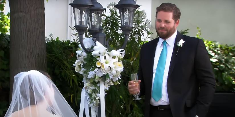 Roy (David Denman) speaks at his wedding in 'The Office.'