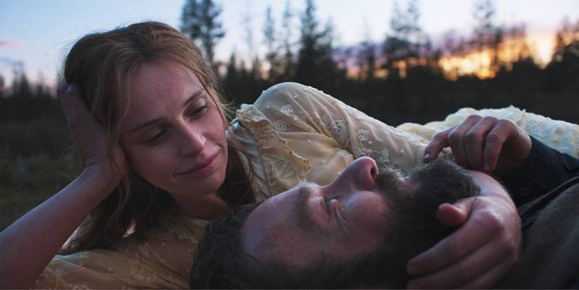 Felicity Jones and Joel Edgerton in Train Dreams