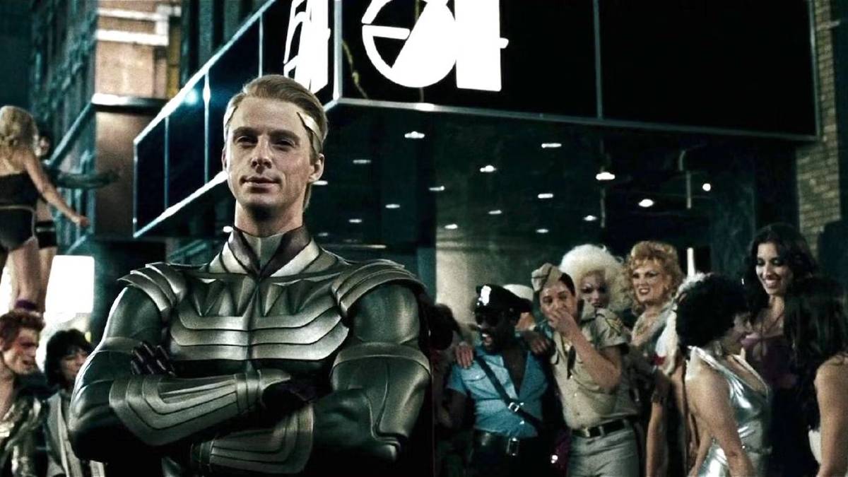 Zack Snyder's Visually Stunning Superhero Flop That Became a Cult Classic Is the Perfect Late-Night Watch