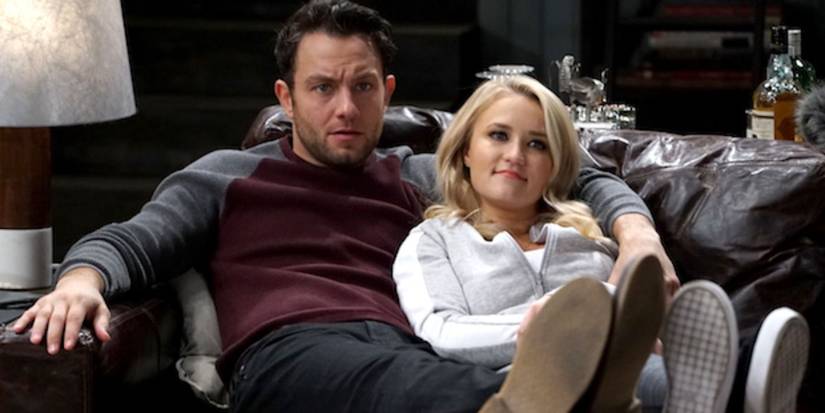 Emily Osment dan Jonathan Sadowski dalam sebuah episode Muda & Lapar