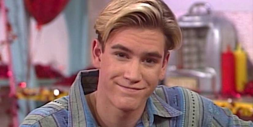 Zack smiles for the camera in Saved by the Bell.
