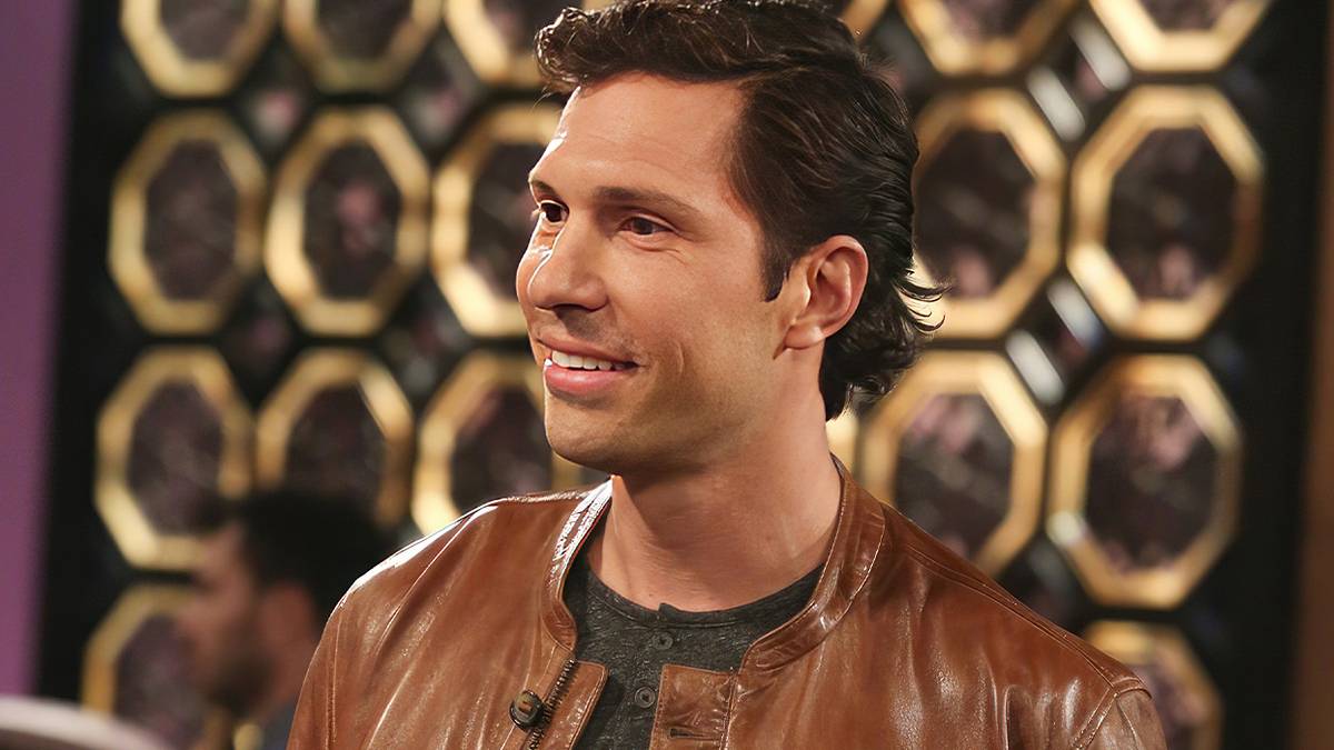 12-Part Sitcom Smash Officially Becomes a Streaming Juggernaut 12-Part Sitcom Smash Officially Becomes a Streaming Juggernaut
