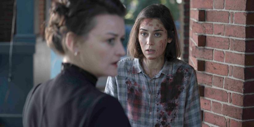 Annie (Lizzy Caplan) covered in blood in Castle Rock