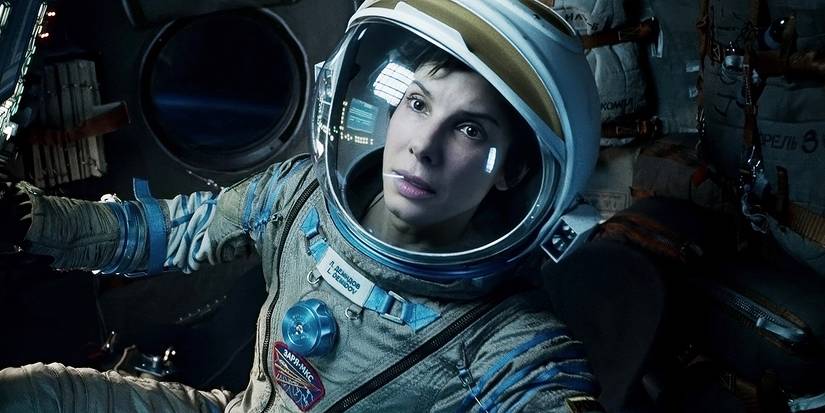 Sandra-Bullock in an astronaut suit in Gravity