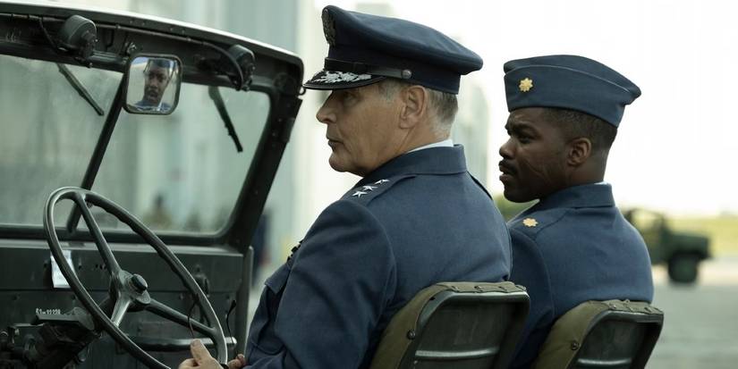 General Shaw (James Remar) and Leroy Hanlon (Jovan Adepo) in 'IT: Welcome to Derry'