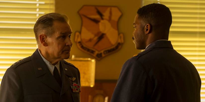 James Remar as General Shaw standing across from Jovan Adepo as Leroy Hanlon in IT: Welcome to Derry