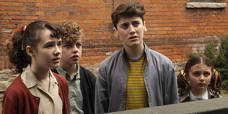 Lilly, Terry, and Phil in 'It: Welcome to Derry'