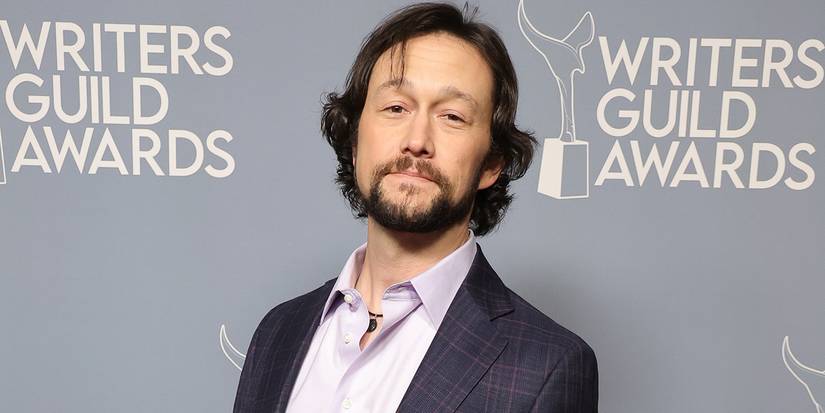 Joseph Gordon Levitt on the red carpet at the Writers Guild Awards