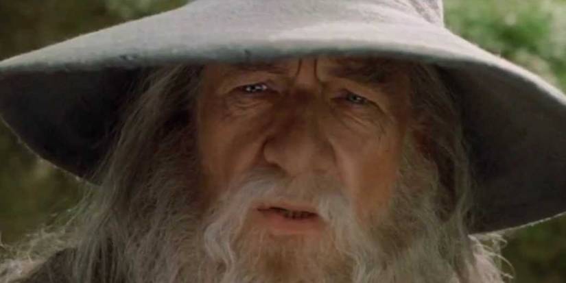 Gandalf (Ian McKellen) looking stern in Lord of the RIngs: Fellowship of the Ring