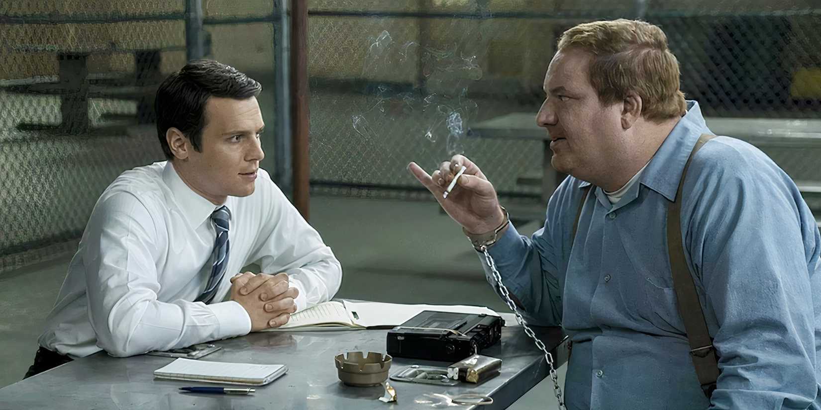 Jonathan Groff and Happy Anderson as Holden and Jerry Brudos having a conversation in Mindhunter.