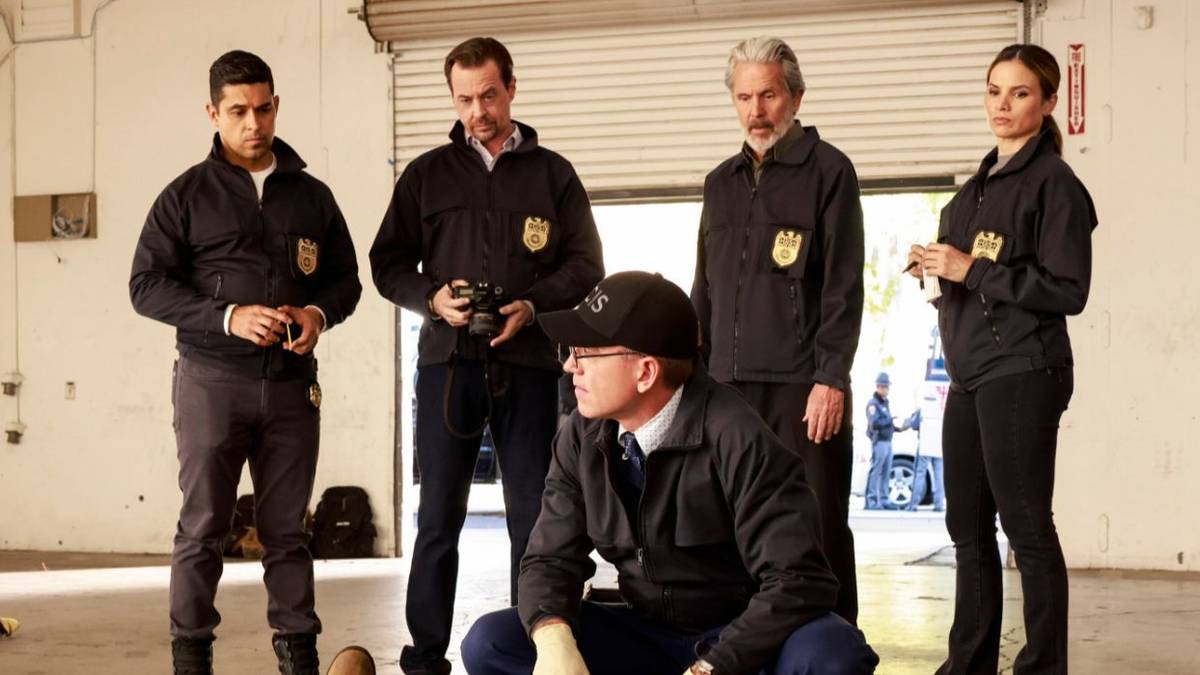 Wilmer Valderrama, Sean Murray, Gary Cole, Katrina Law, and Brian Dietzen in a scene from NCIS.