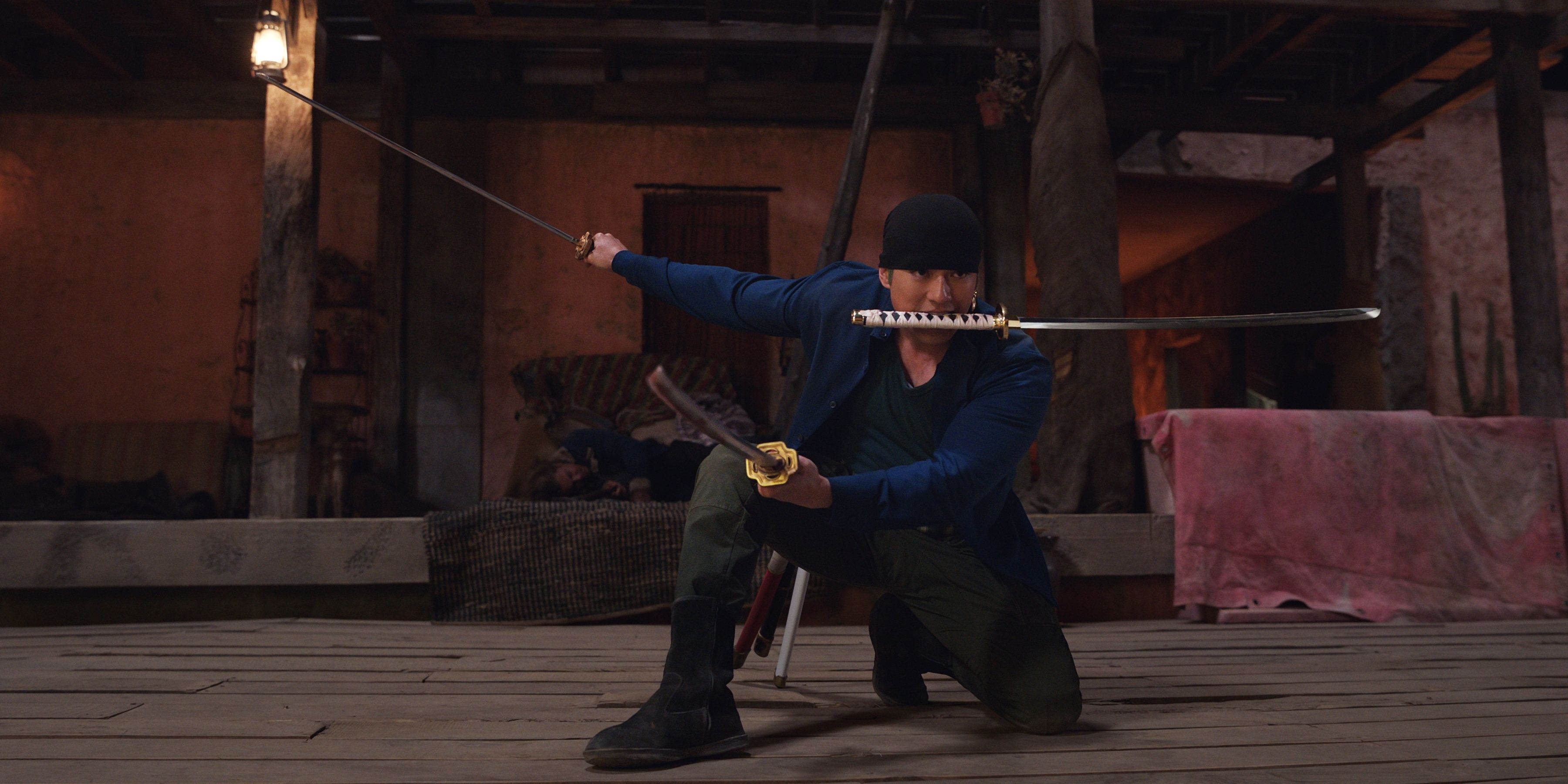 Roronoa Zoro em cena de combate na 2ª temporada de One Piece