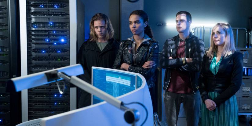 Reilly Dolman, Nesta Cooper, Jared Abrahamson, and Mackenzie Porter in an episode of Travelers