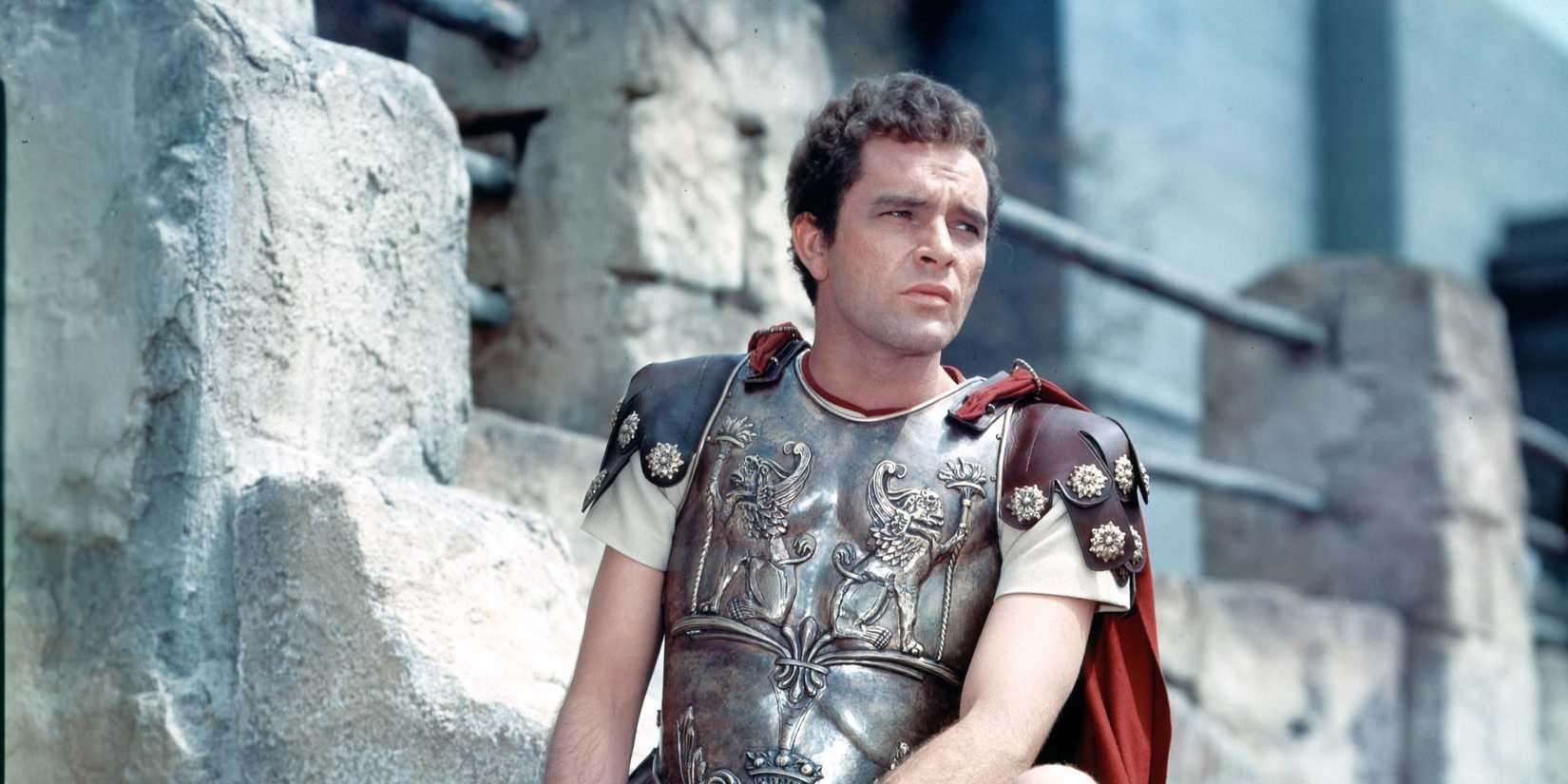 Richard Burton as Marcellus Gallio looks into the distance contemplatively in The Robe.