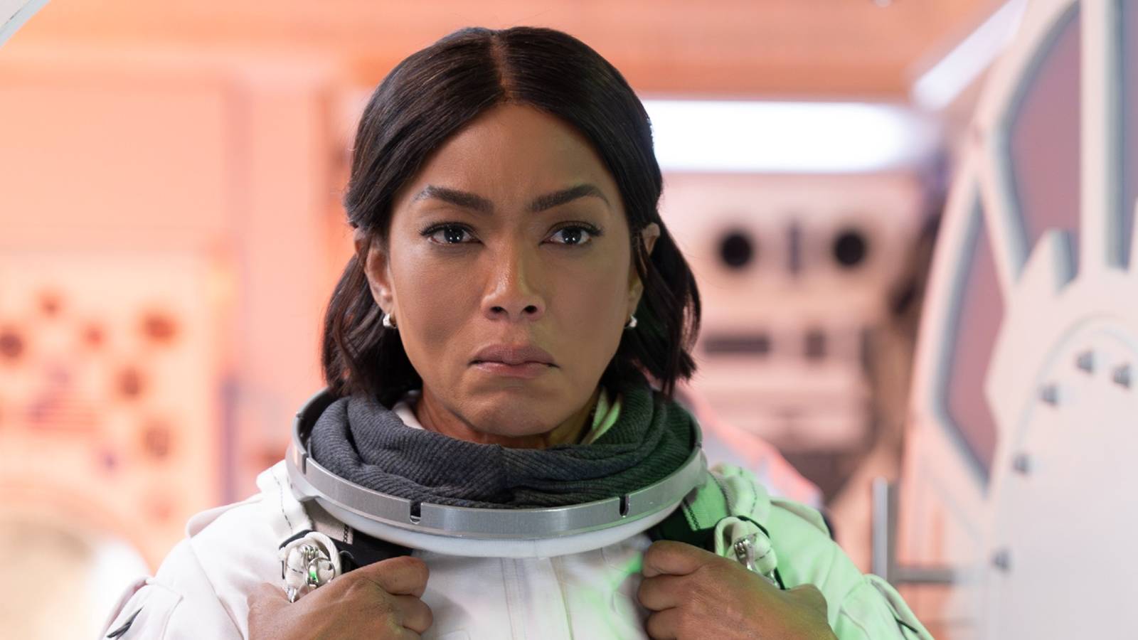 The 9-1-1 Franchise Has 1 Major Problem That Can’t Be Easily Solved With Just a Crossover The 9-1-1 Franchise Has 1 Major Problem That Can’t Be Easily Solved With Just a Crossover