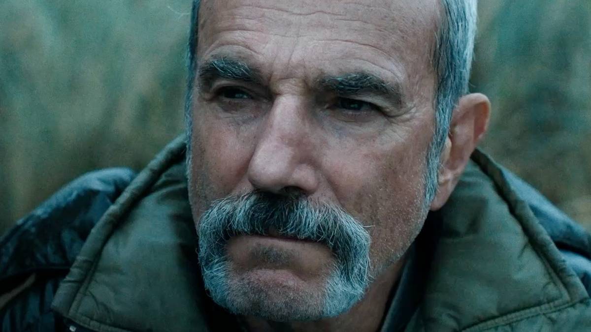 Daniel Day-Lewis' Shocking Comeback Flops Hard: One of 2025's Worst Box Office Debuts!