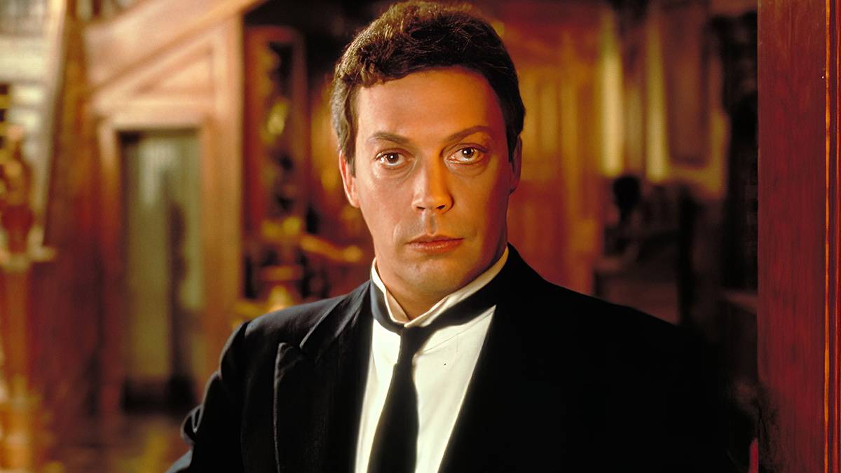 Tim Curry's Greatest Film Performance Is Streaming Free on YouTube