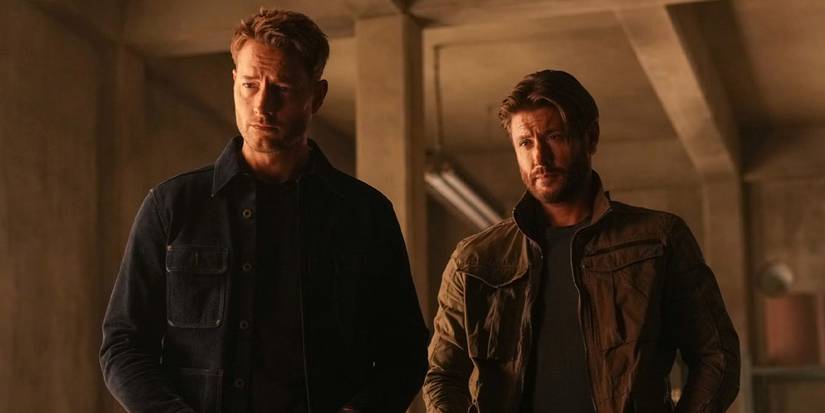 Colter Shaw (Justin Hartley) and Russell Shaw (Jensen Ackles) stand together in an old room