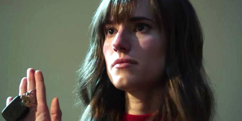 Alison Williams with car keys in 'Get Out'