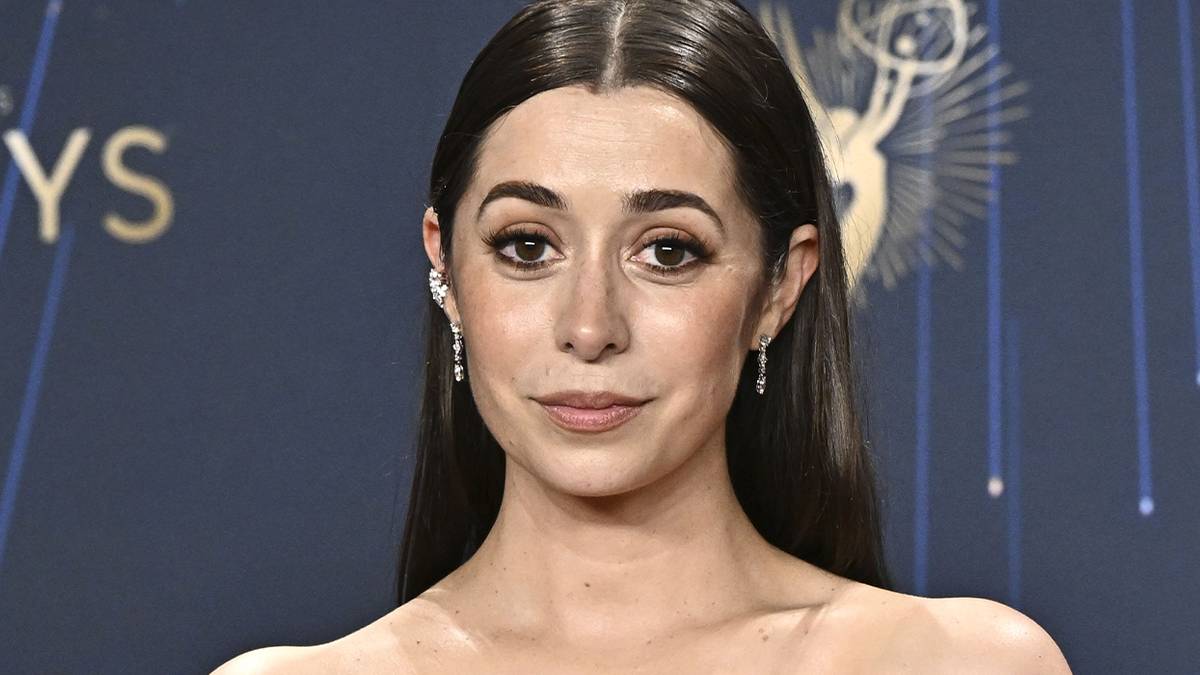 "Who Told You That?" Cristin Milioti Confirms She's a Swiftie and