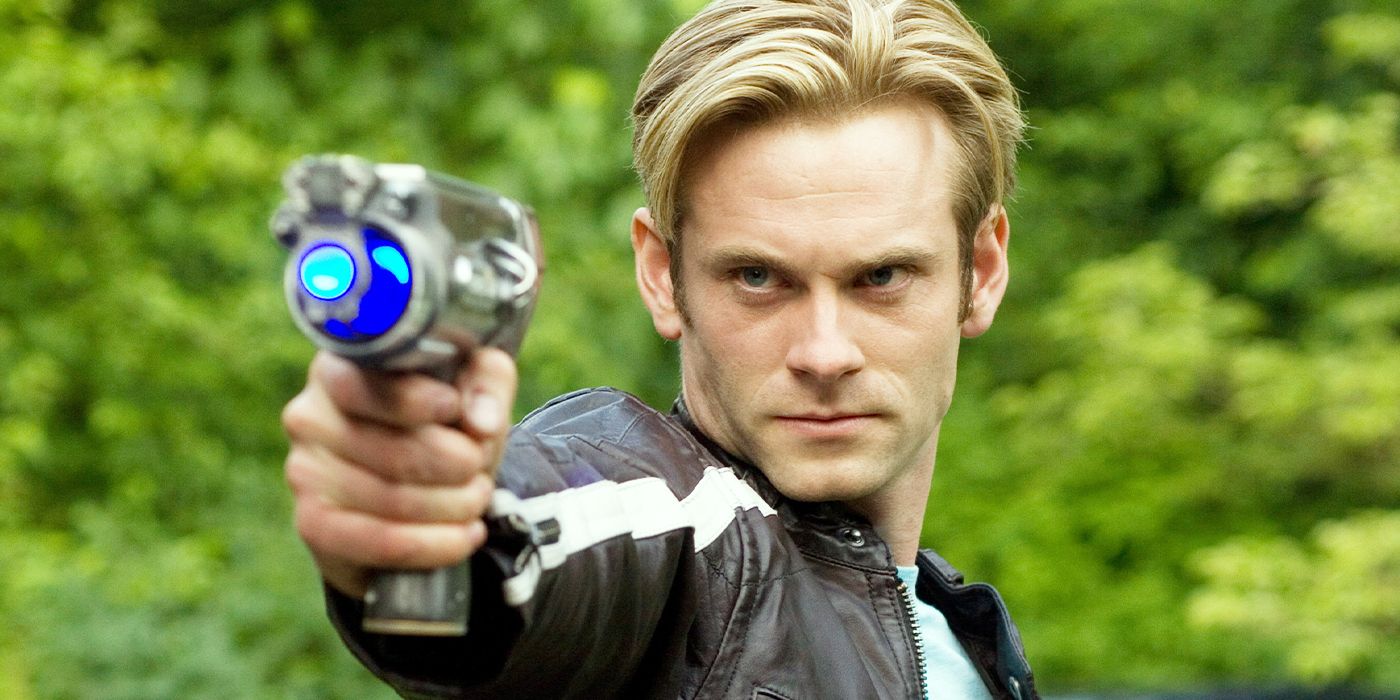 This Sci-Fi Superhero Series Was a Flop, but It's Actually a Must-Watch 18 Years Later