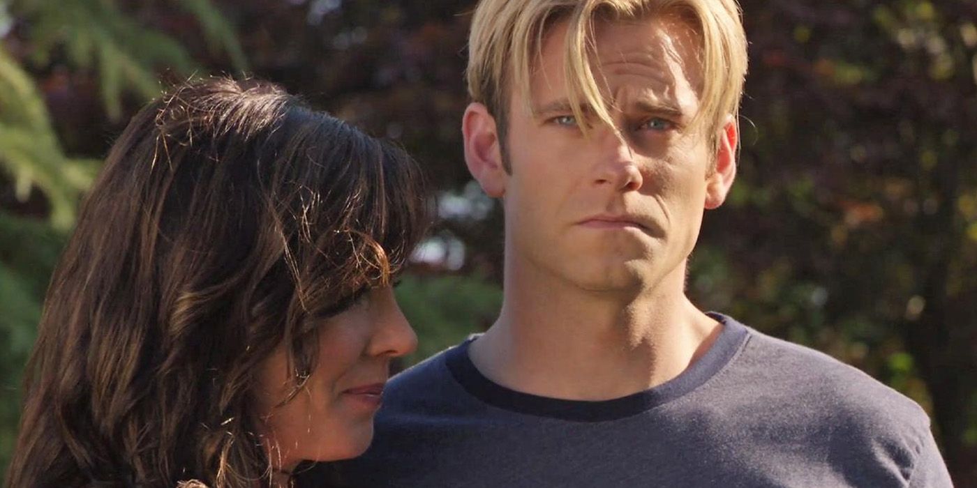 flash-gordon-norah-and-flash ‘Smallville’ Star’s Forgotten 21-Episode Sci-Fi Reboot Deserves Your Next Binge