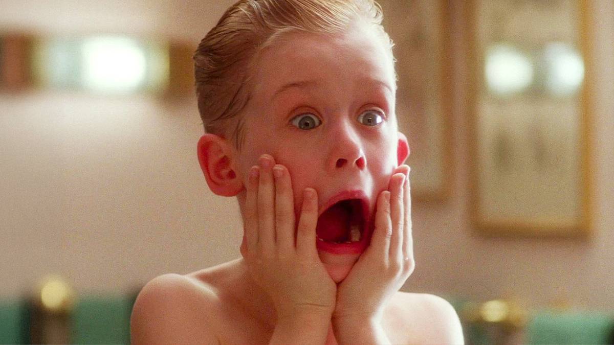 Macaulay Culkin screaming with his hands on his cheeks in Home Alone