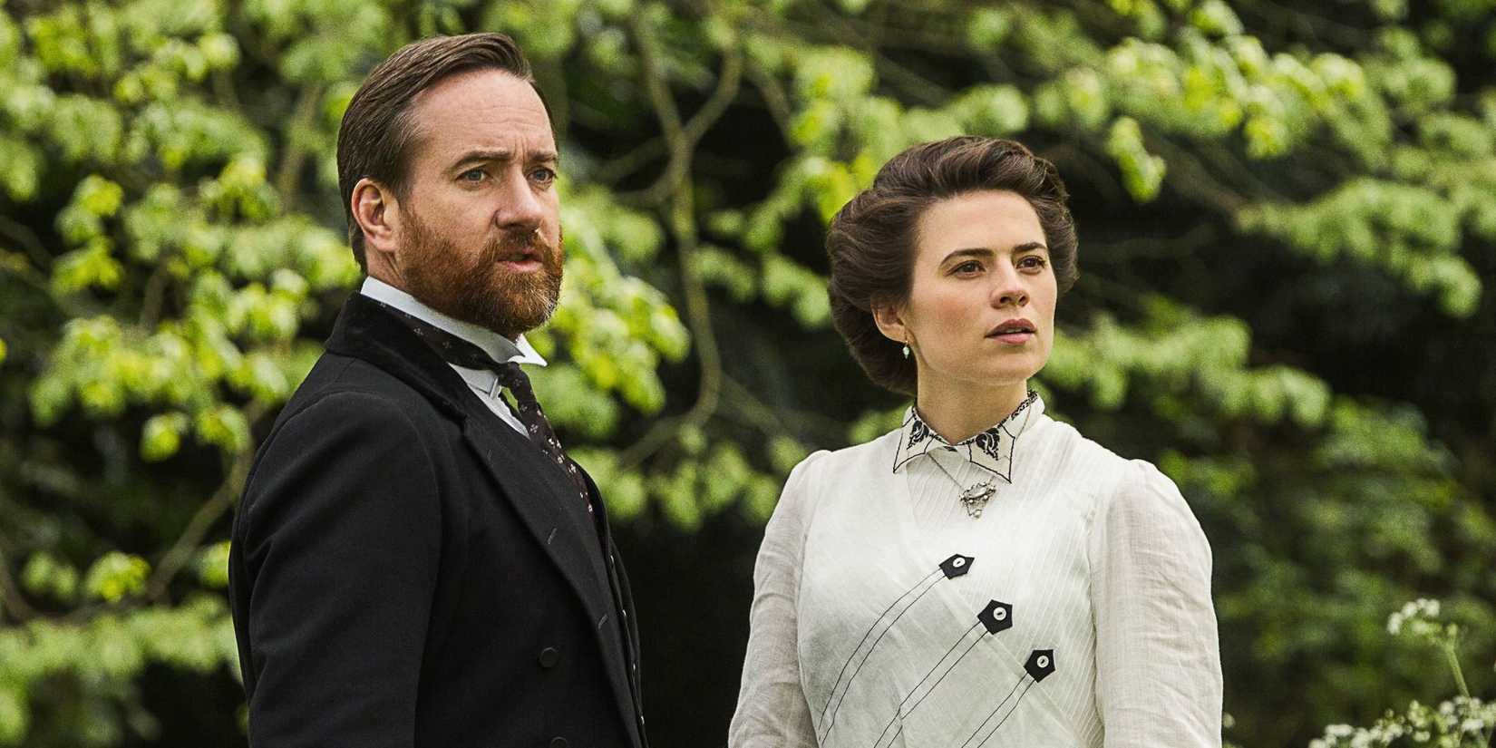 Matthew Macfadyen and Hayley Atwell outdoors looking in the same direction in Howards End.