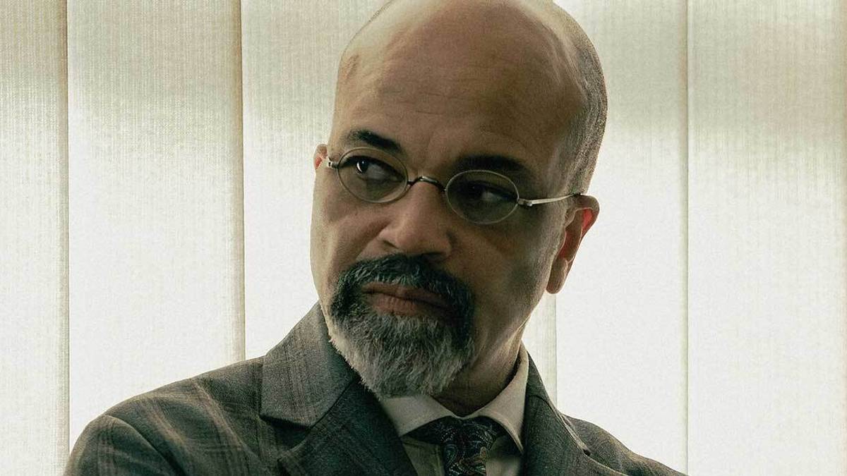 Jeffrey Wright looking intensely to the side in The Agency