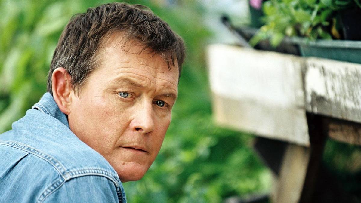 Robert Patrick in 'Bridge to Terabithia'