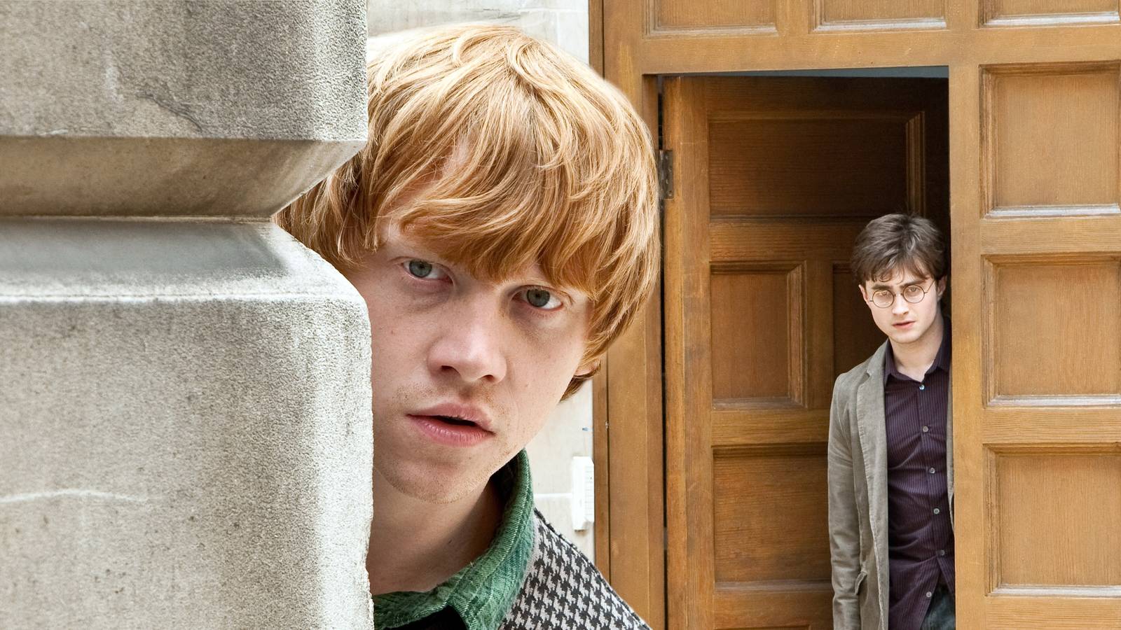 Rupert Grint and Daniel Radcliffe in Harry Potter