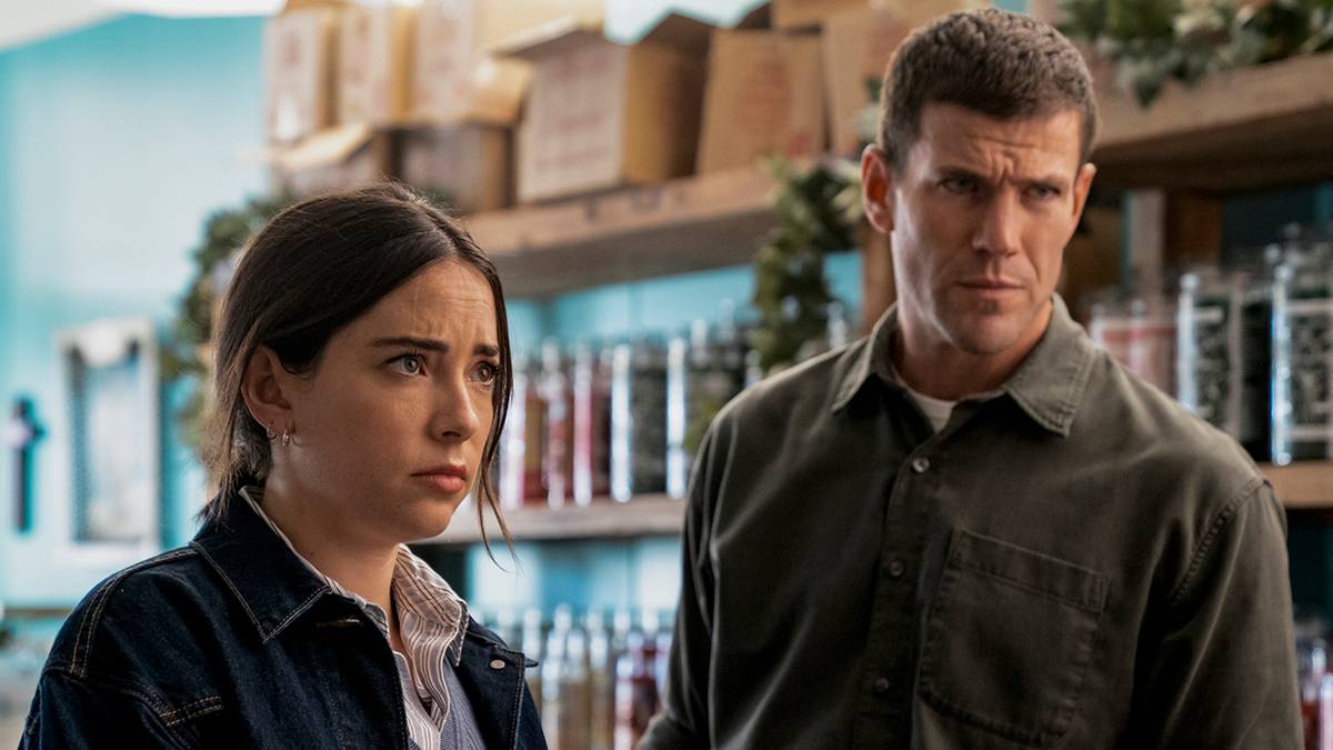 Mariel Molino as Cecilia “Lala” Dominguez and Austin Stowell as Leroy Jethro Gibbs in NCIS Season 2 Episode 6