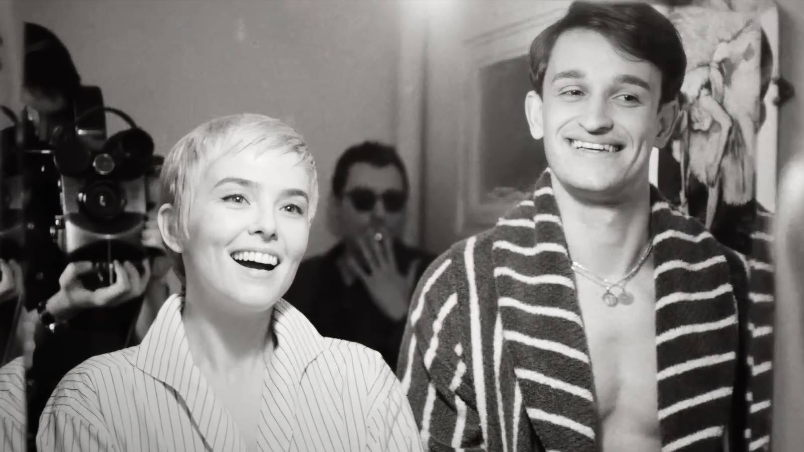 Zoey Deutch Reveals Her New Netflix Film Was a 'Fantasy' Experience