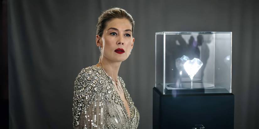 Rosamund Pike in Now You See Me: Now You Don't