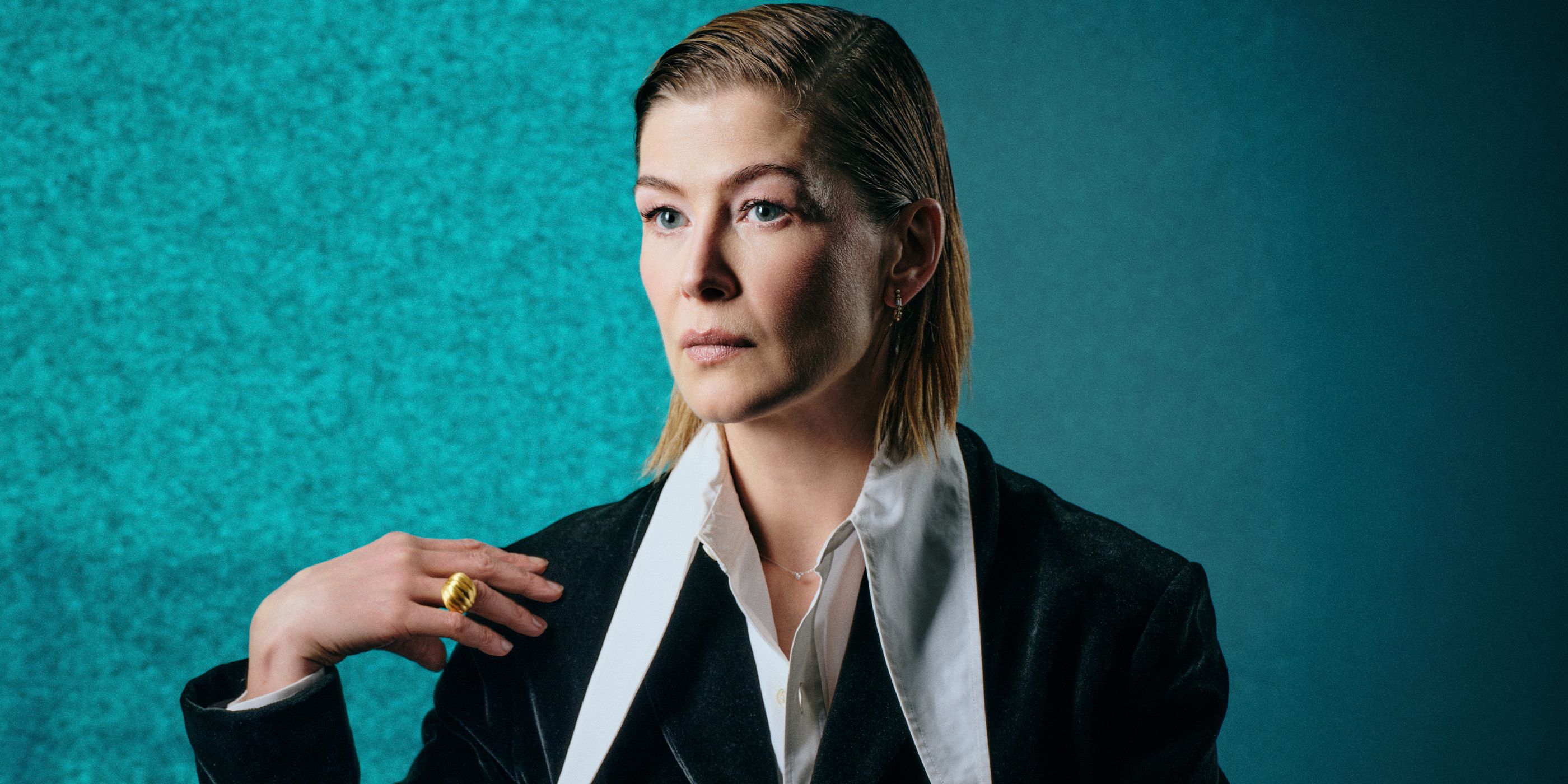 From Bond Girl to Diamond Queen, Rosamund Pike Still Wants To Provoke You