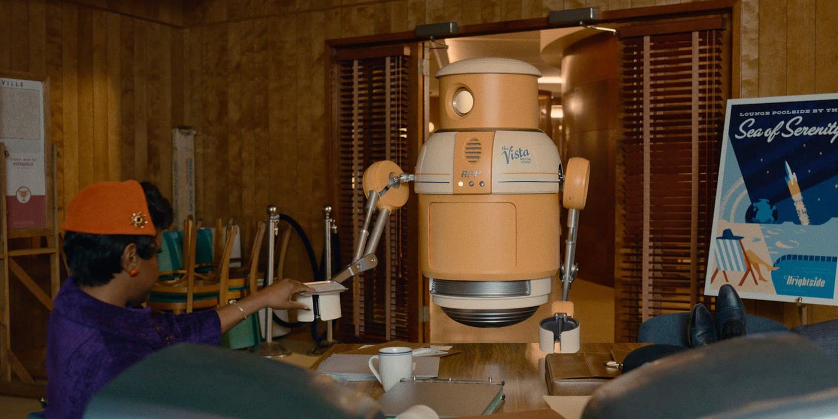 A Robot in 'Hello Tomorrow!'