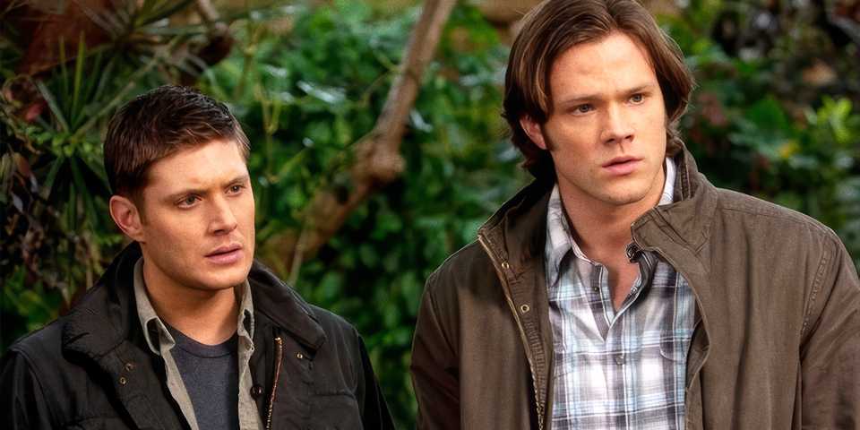 Dean (Jensen Ackles) and Sam Winchester (Jared Padalecki) look confused in the 'Supernatural' episode "Dark Side of the Moon"