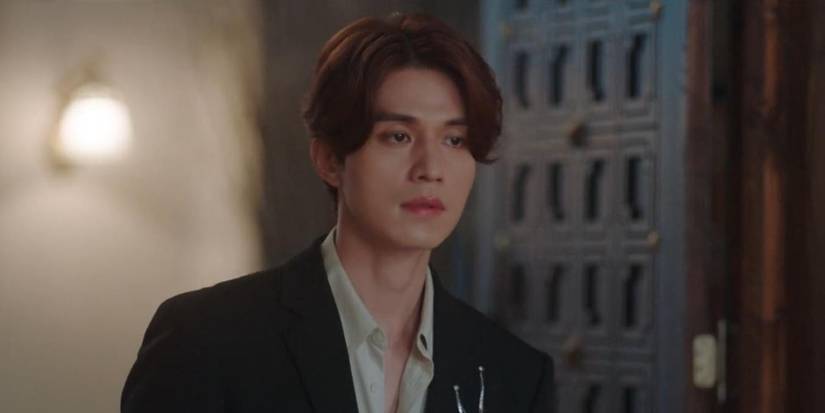 Lee Dong-wook as Lee Yeon in 'Tale of the Nine-Tailed'