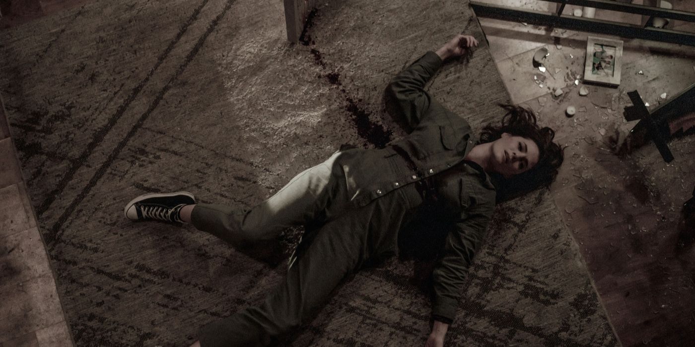 Stana Katic lies on the floor injured and helpless in Absentia.