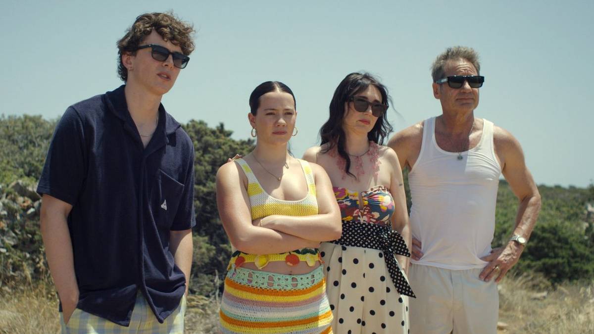 Harry Gilby, Teddie Allen, Clarice van Houten, and David Duchovny in a scene from Malice